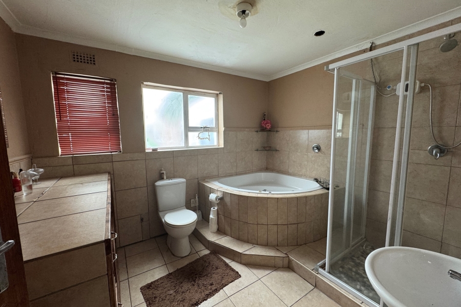 4 Bedroom Property for Sale in Malibu Village Western Cape
